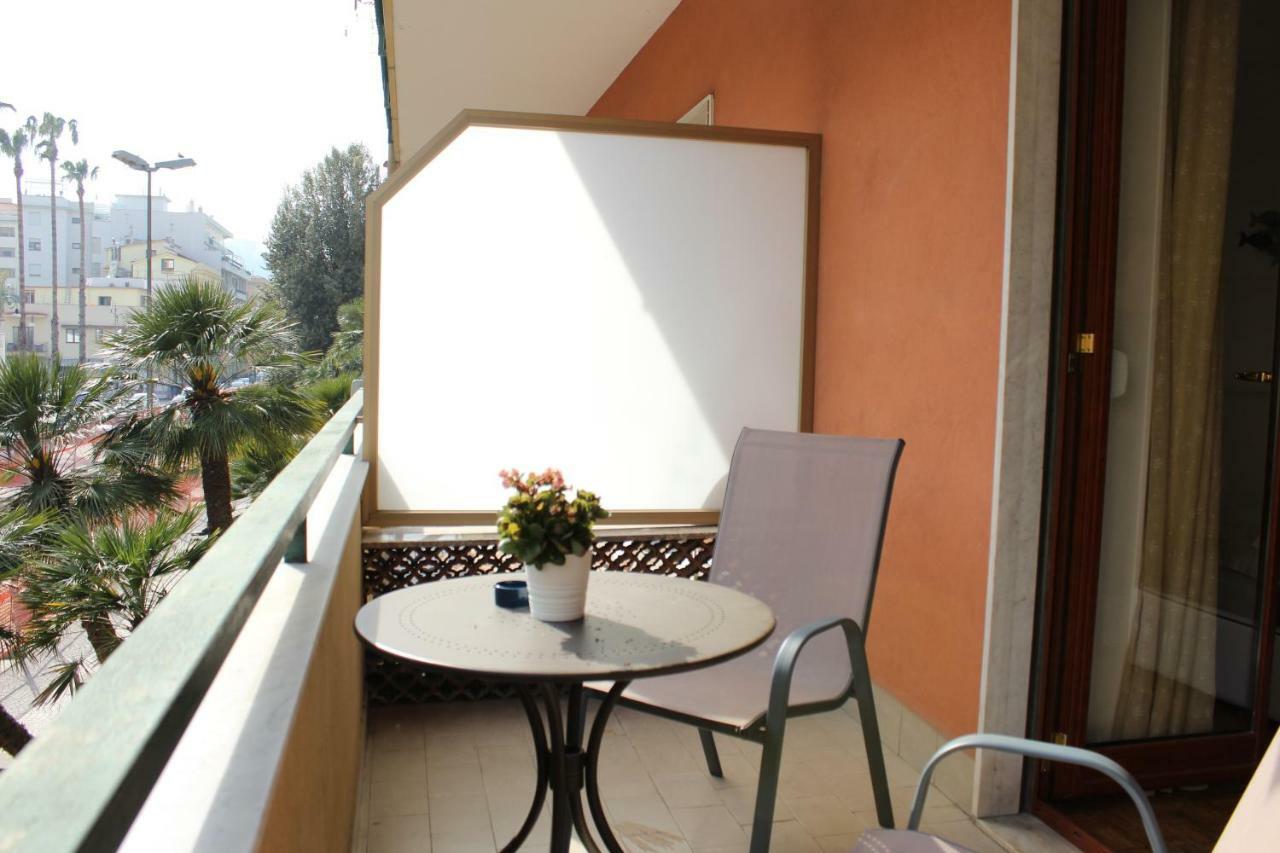 Couette-café Lemon 2*